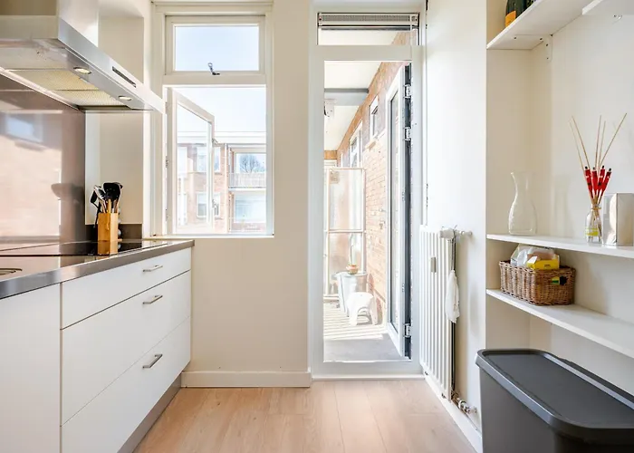 Stunning Artist Zen Guest At Heart Of アムステルダム